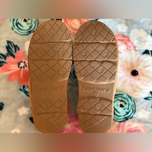 Size 10 Bear Paw Shoes - Picture 5 of 6